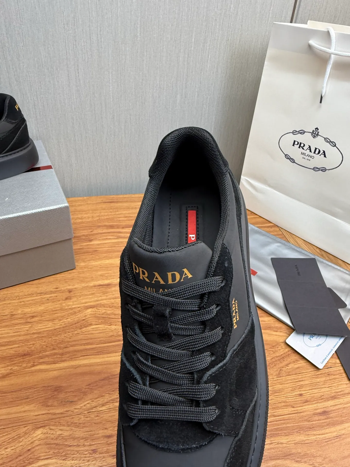 Factory price 560💰 [PRADA] Men’s shoes are popular in the counter, official website is synchronized, 1 high-quality shipment ✔️Original cowhide + cowhide lining, 1🆚1 replica, original sole, 38-45 (45 customized, non-refundable)